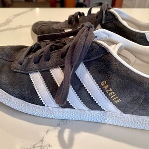 Adidas Gazelle Sneakers - Dgh Solid Grey / White / Gold Metallic Sz 7 M Sz 8 W